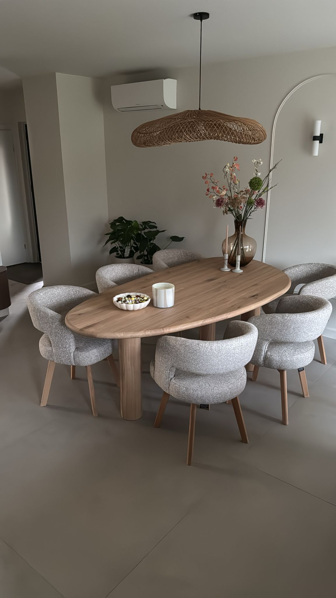 Eiken-kiezel-Lois-UrbanSofa-Betimmeubelen